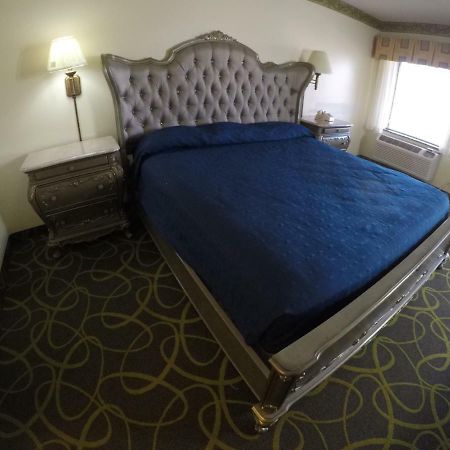 Luxe Romantic Suites Dolton Ngoại thất bức ảnh