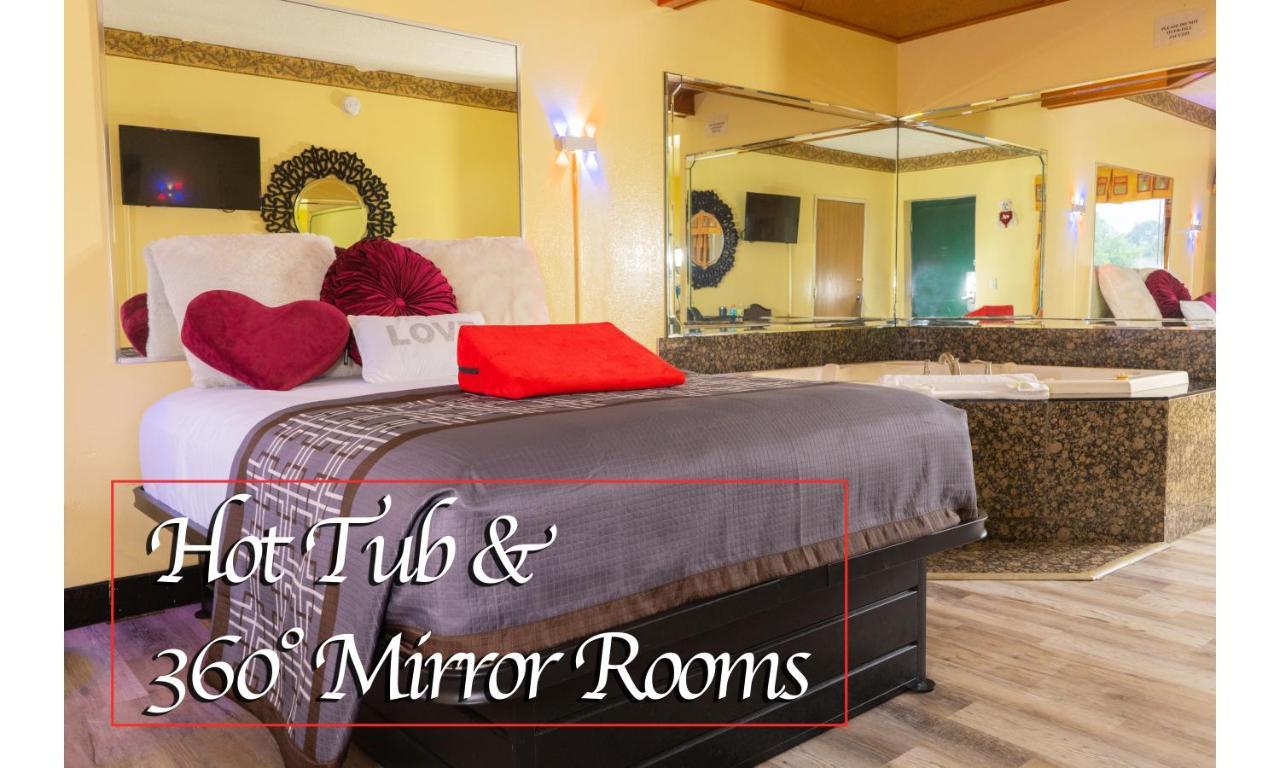 Luxe Romantic Suites Dolton Ngoại thất bức ảnh