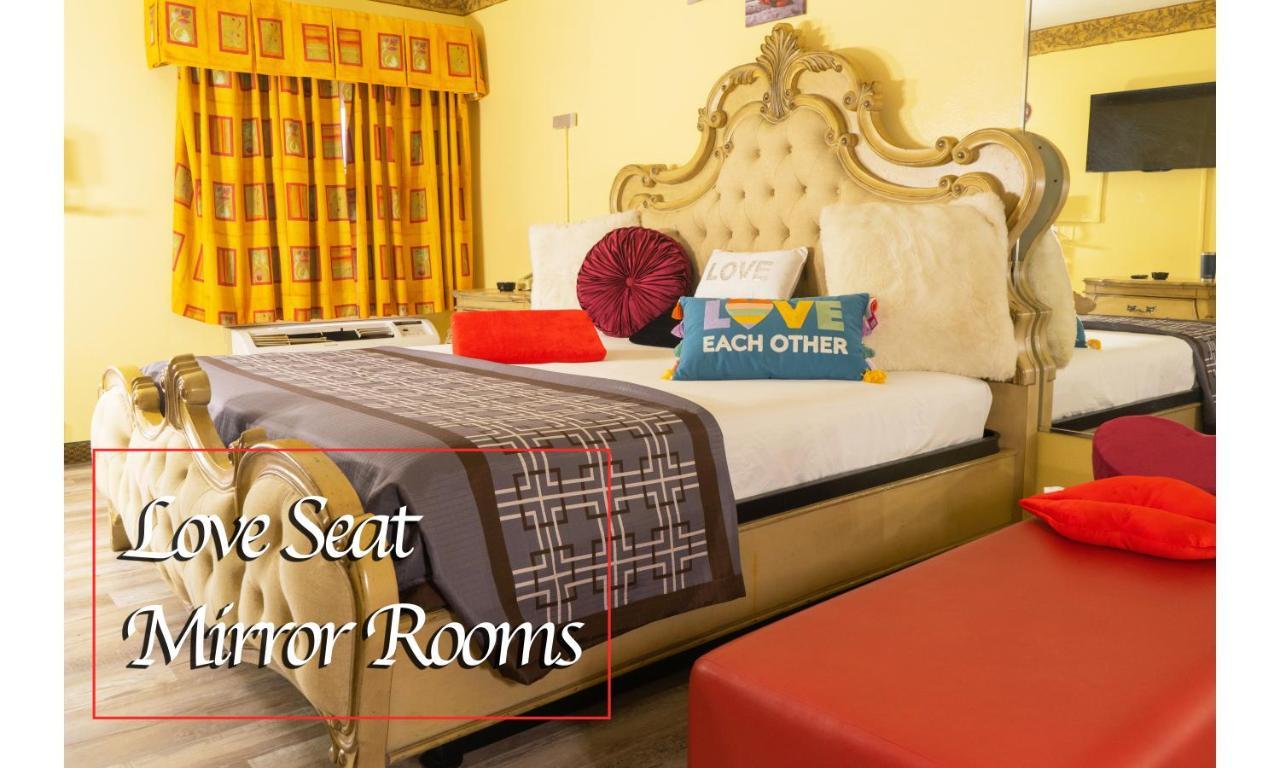 Luxe Romantic Suites Dolton Ngoại thất bức ảnh