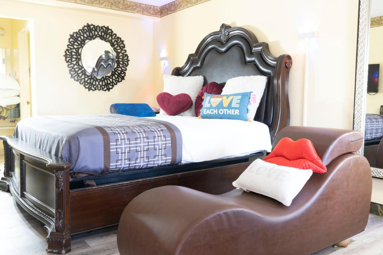 Luxe Romantic Suites Dolton Ngoại thất bức ảnh