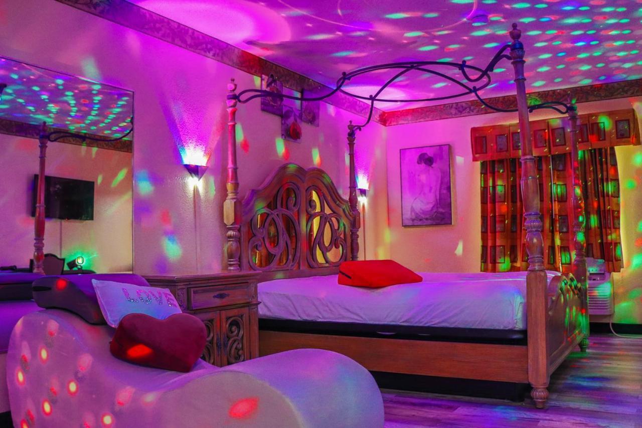 Luxe Romantic Suites Dolton Ngoại thất bức ảnh