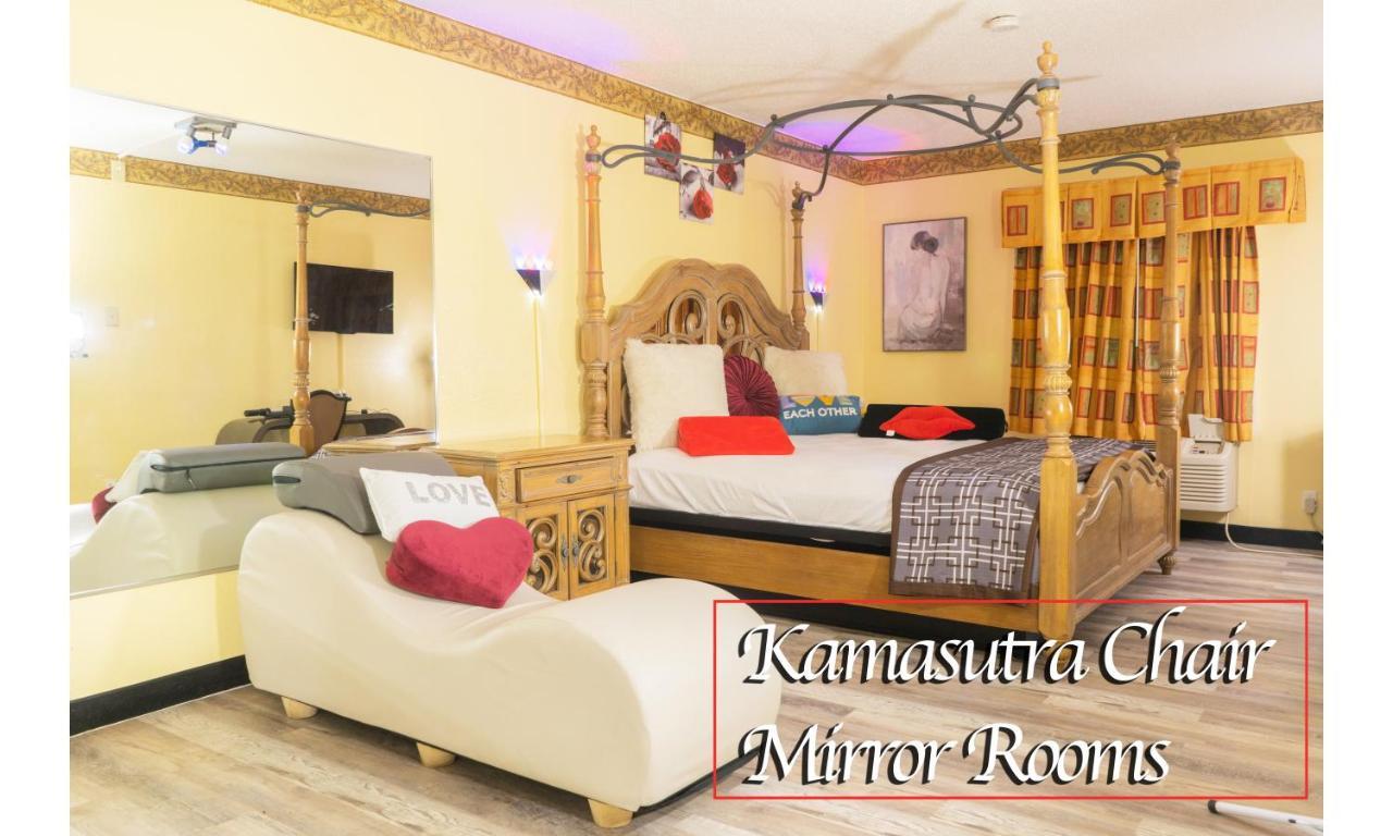 Luxe Romantic Suites Dolton Ngoại thất bức ảnh